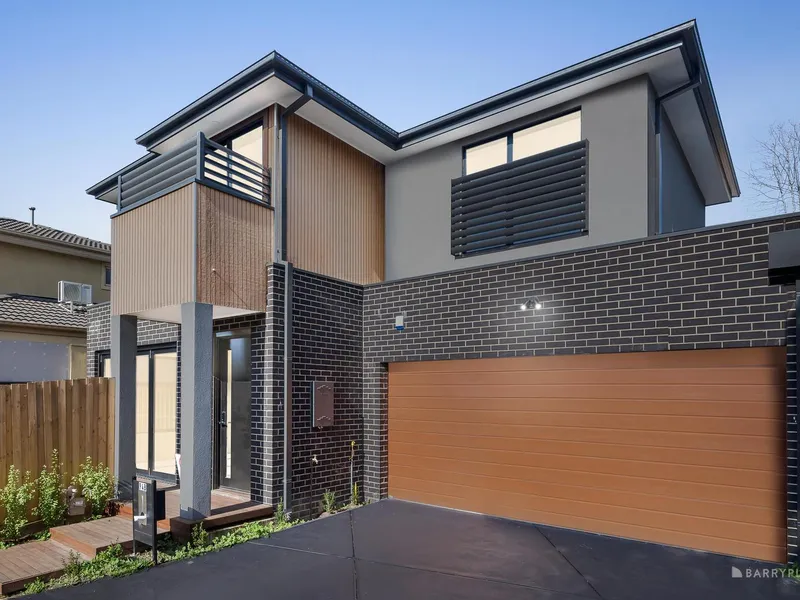 Brand New Townhouse Luxury Comfort In A Prized Position