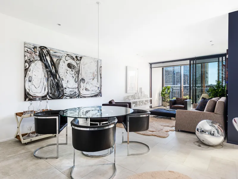 High-spec designer apt in Central Park