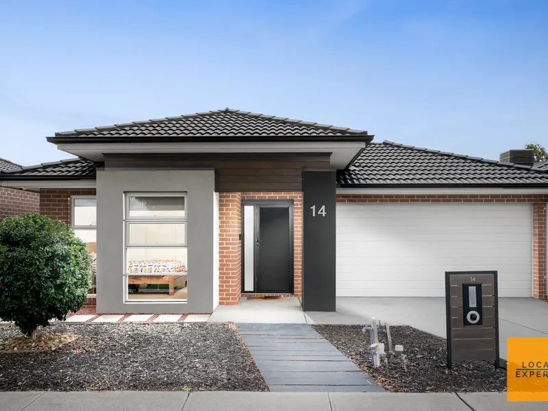 BEAUTIFUL 3 BEDROOM HOME BOASTING COMFORTABLE FAMILY LIVING & LOCATED IN A PRIME LOCATION!