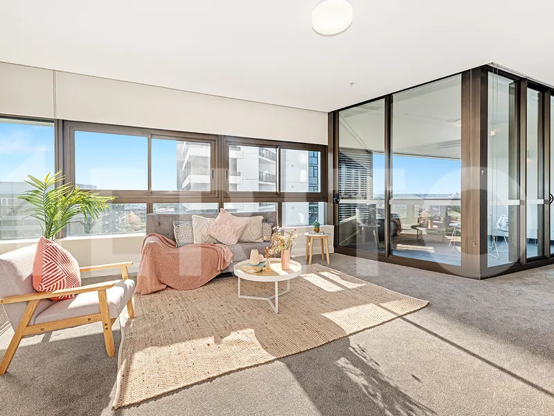 LIVEABLE APARTMENT OF ENDLESS LIGHT AND PICTURESQUE VIEWS