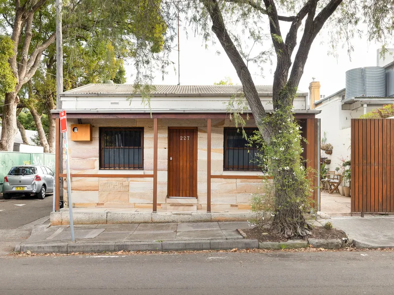 Sandstone house, your own Newtown icon