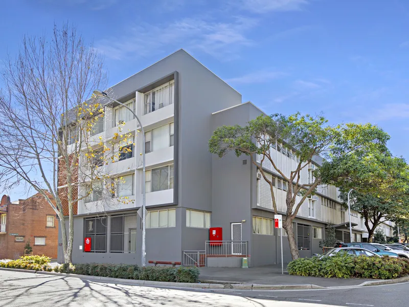 Furnished Studio with Sunny Outlook