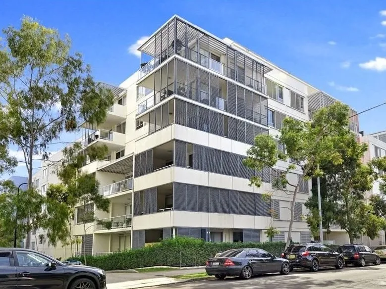 Well-Designed Two Storey Apartment 