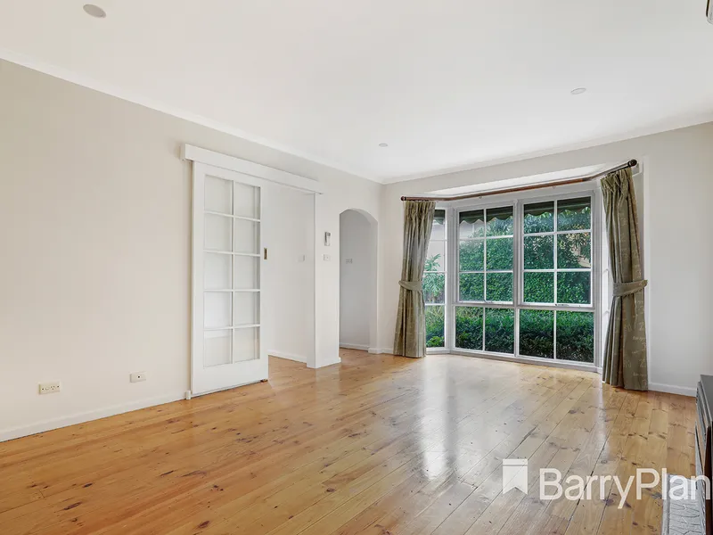 SPACIOUS TWO BEDROOM UNIT IN PRIME LOCATION 