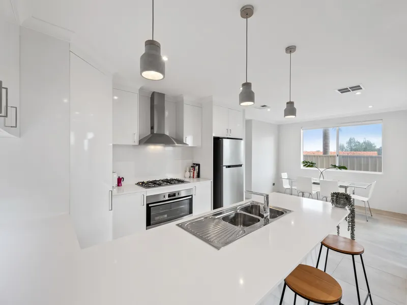 160m2 of living space in this outstanding townhouse home