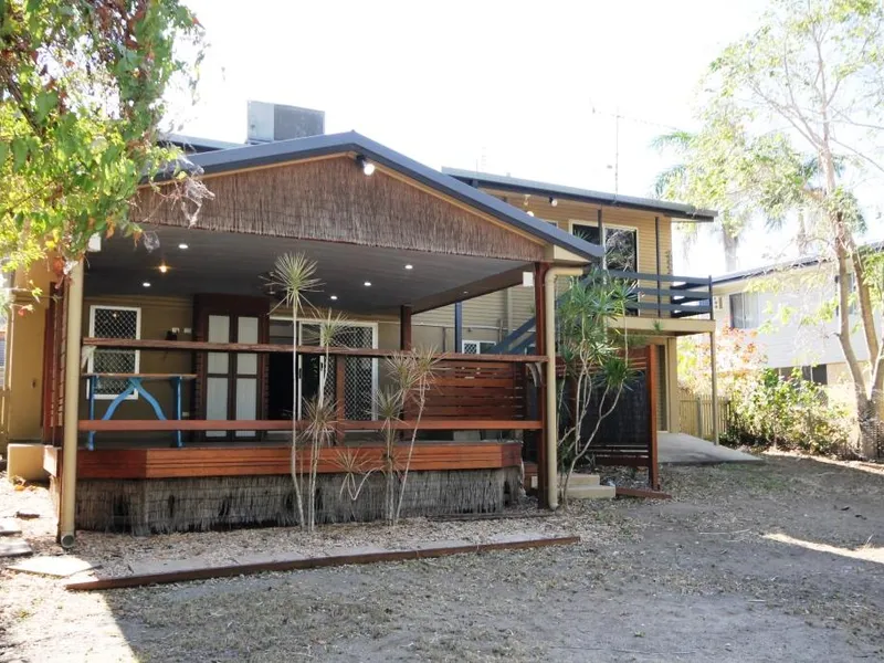 STUNNING 5 BEDROOM HOME - INTERNAL STAIRS - 2 BATHROOMS  - RUMPUS ROOM.= LARGE COVERED REAR TIMBER DECK