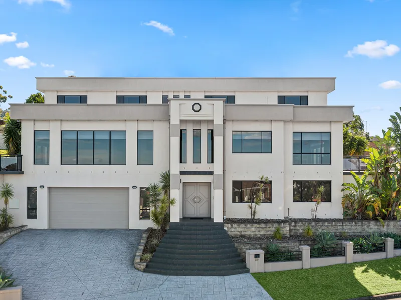 Show-stopping executive living with views