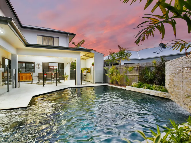 WHAT WOULD YOU PAY? 6 BEDROOMS OF EXECUTIVE FAMILY LIVING. POSITION PERFECT.