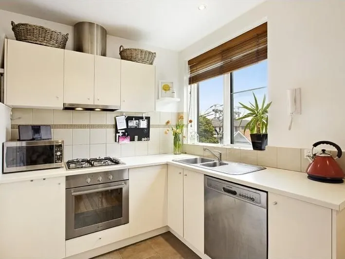 Spacious One Bedroom in Perfect Location!