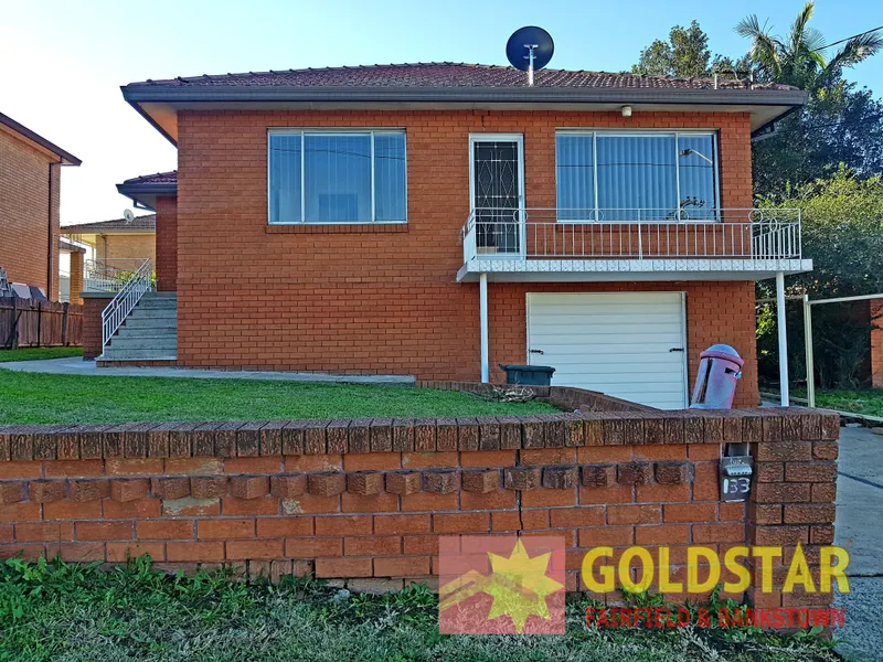 COZY HOME CLOSE TO CANLEY HEIGHTS SHOPPING