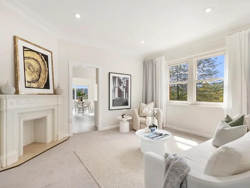 Fully renovated 2.5 Bed Woollahra apartment with sublime district views