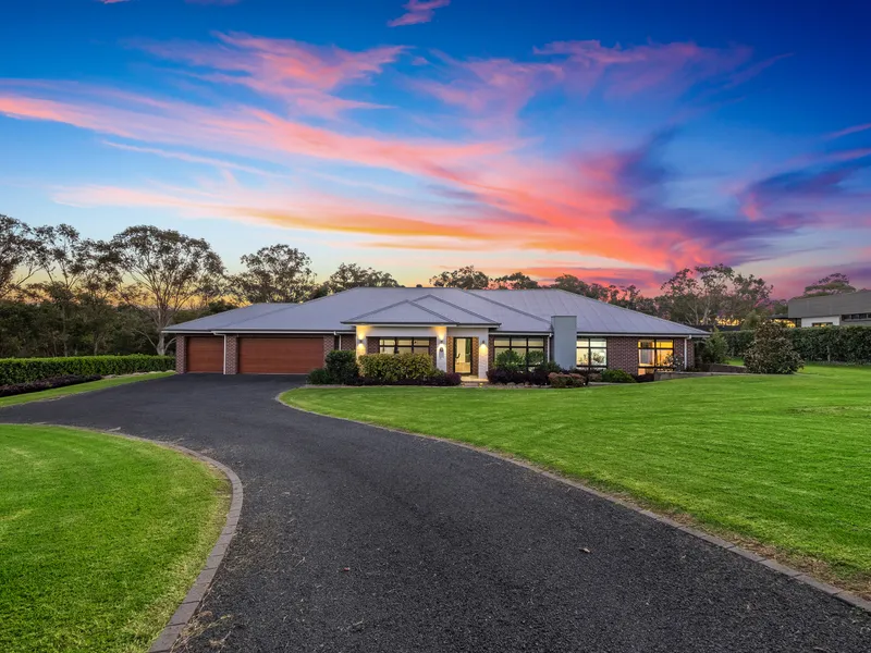 Luxurious Acreage-Style Family Home