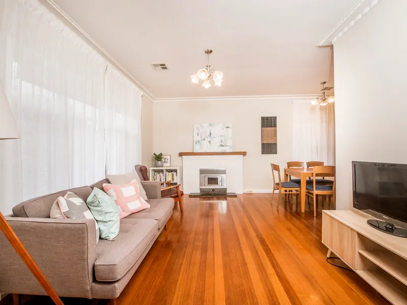 WELL MAINTAINED HOME CLOSE TO ALL YOUR NEEDS!
