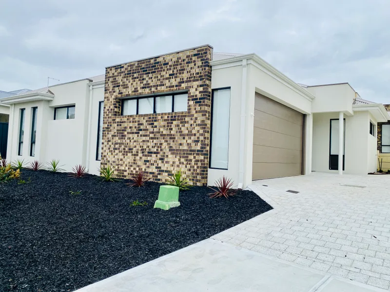 BRAND NEW FRONT VILLA