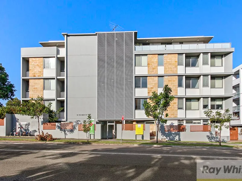 Stunning Unit In Great Location!