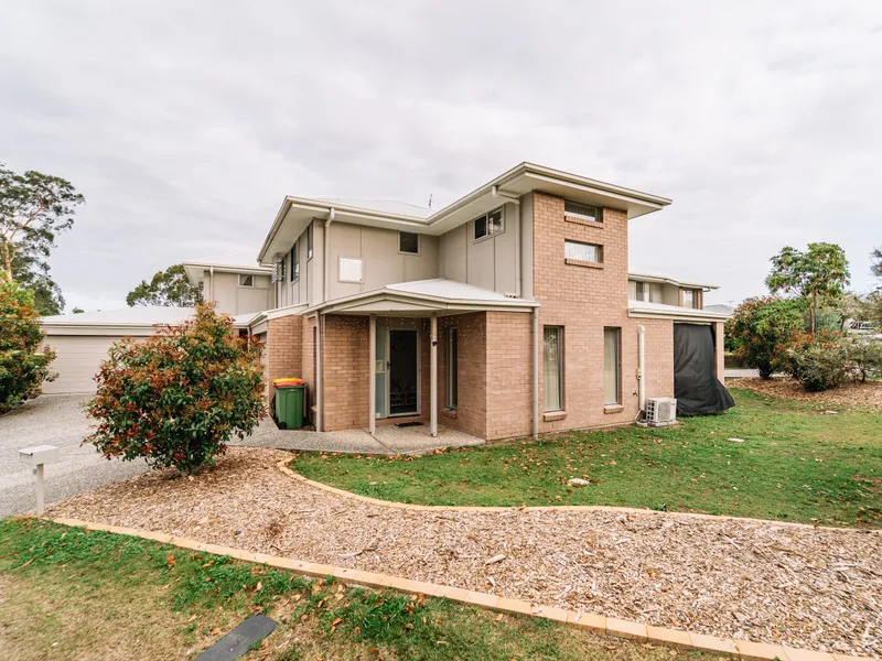 Rare Opportunity – Spacious Duplex in quiet neighborhood 