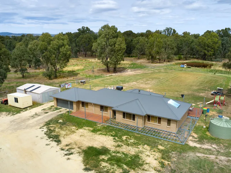 CHILTERN - 15.71 Acres Of Rich Lifestyle Options
