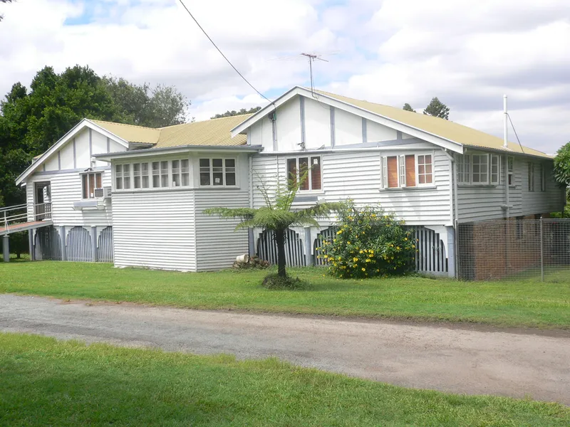 LARGE DEVELOPMENT BLOCK in the CENTRE of CABOOLTURE.         I
