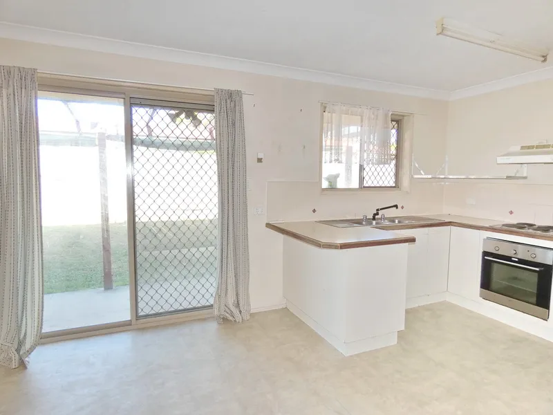 GREAT LOCATION IN A QUITE CUL-DE-SAC!