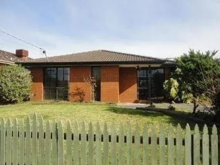 UPDATED, GREAT LOCATION & AVAILABLE NOW!