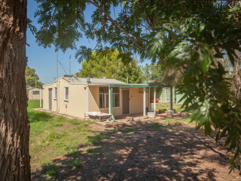 Escape in Wattamondara via Cowra
