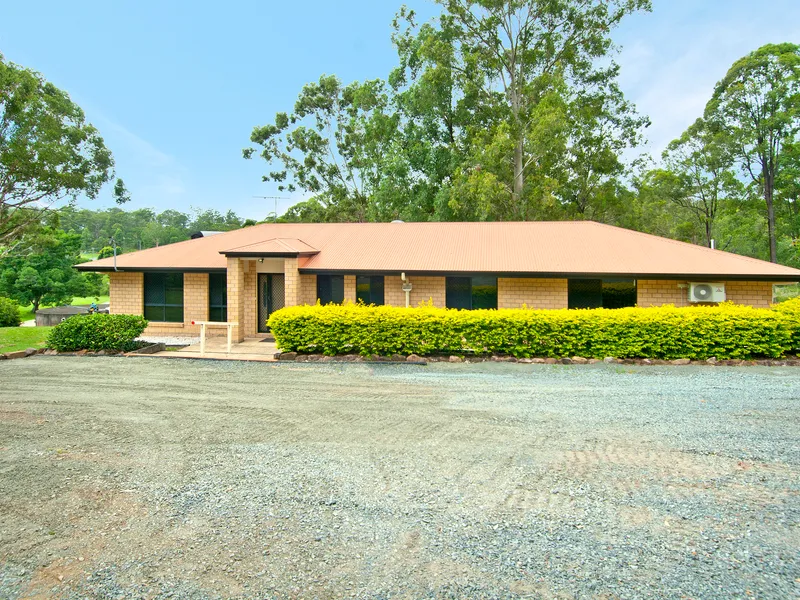 Cool breezes and views from the large DECK! 