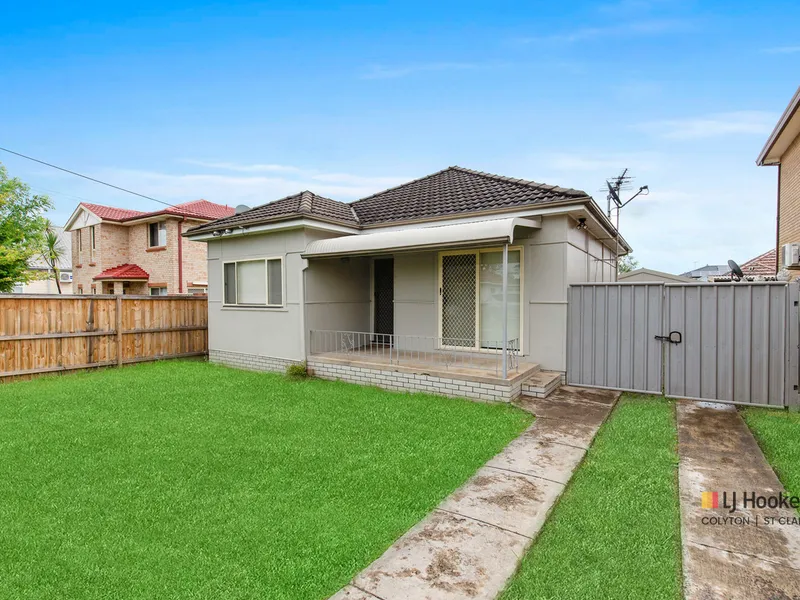 Four Bedroom Home with Study / Rumpus - PLUS Teenage retreat quarters