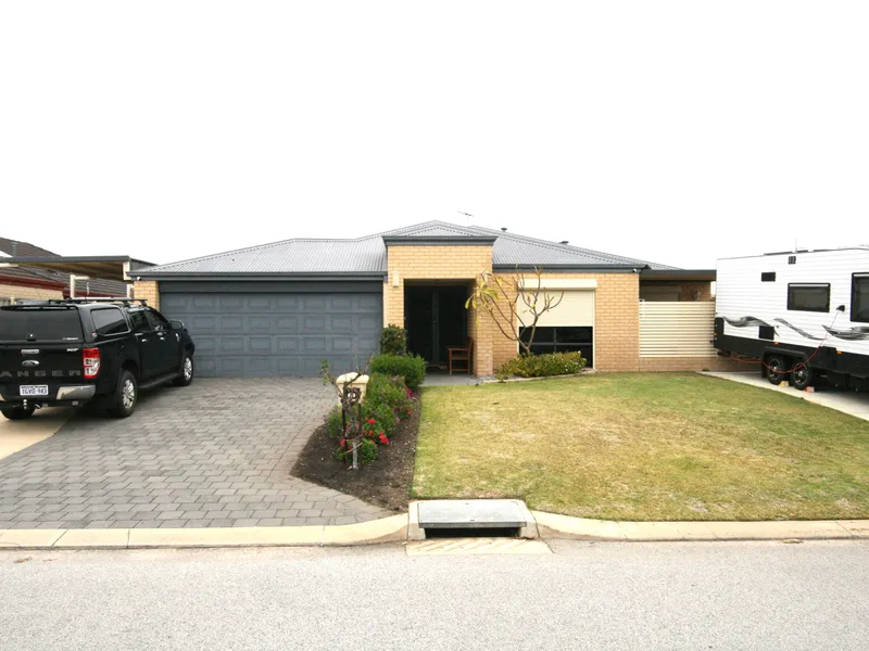 Looking for Storage and Parking? Look no Further!