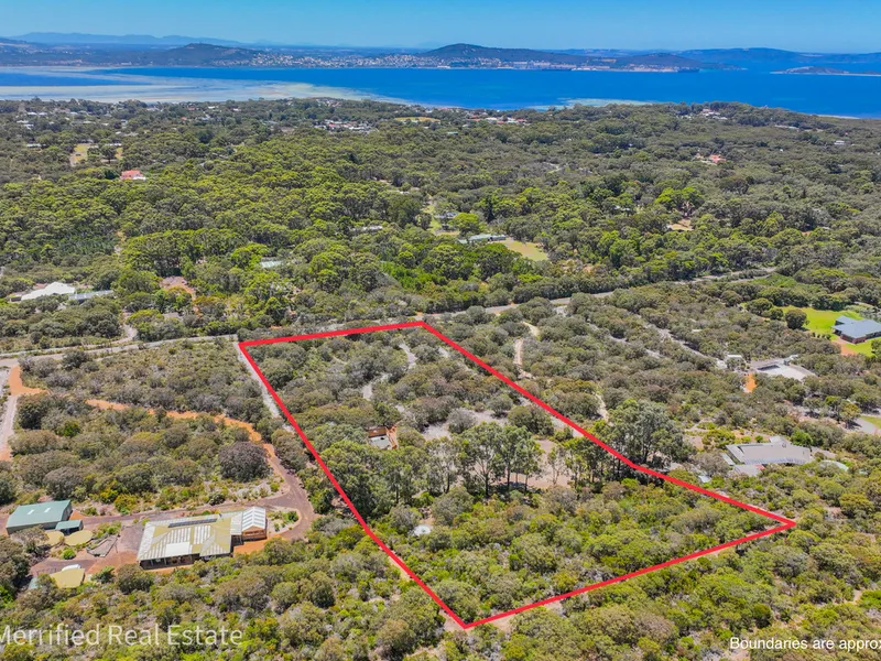 IDYLLIC BUSH BLOCK WITH PANORAMIC OCEAN VIEWS