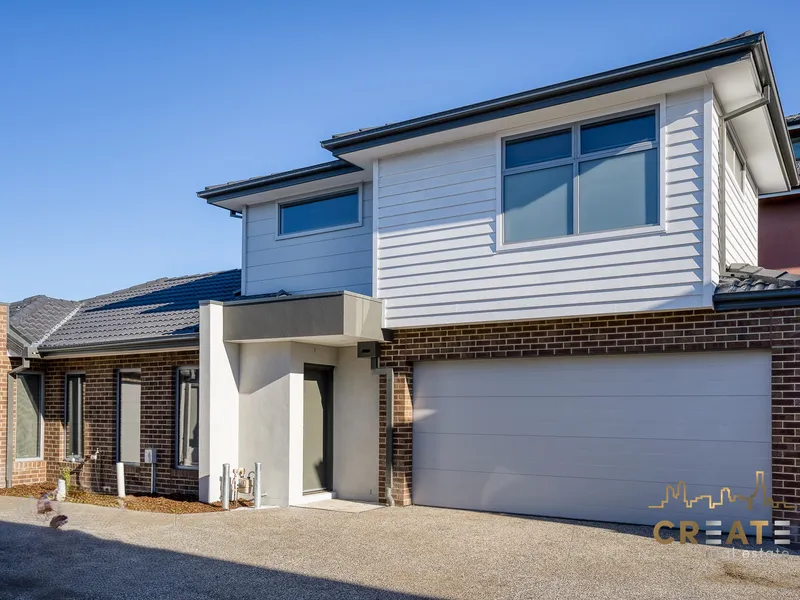 SPACIOUS 3-BEDROOM TOWNHOUSE IN PRIME SUNSHINE WEST LOCATION