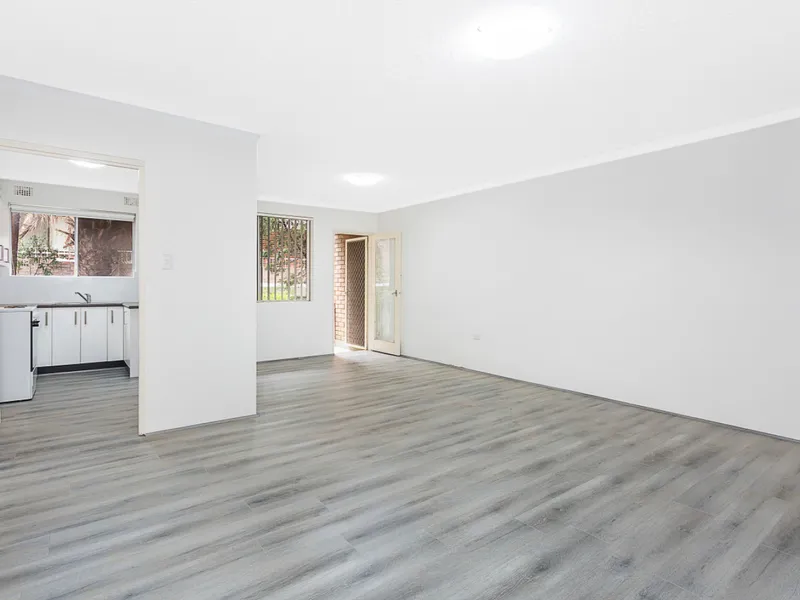 RECENTLY RENOVATED, BEST VALUE IN HOSPITAL PRECINCT WITH LOCK UP GARAGE