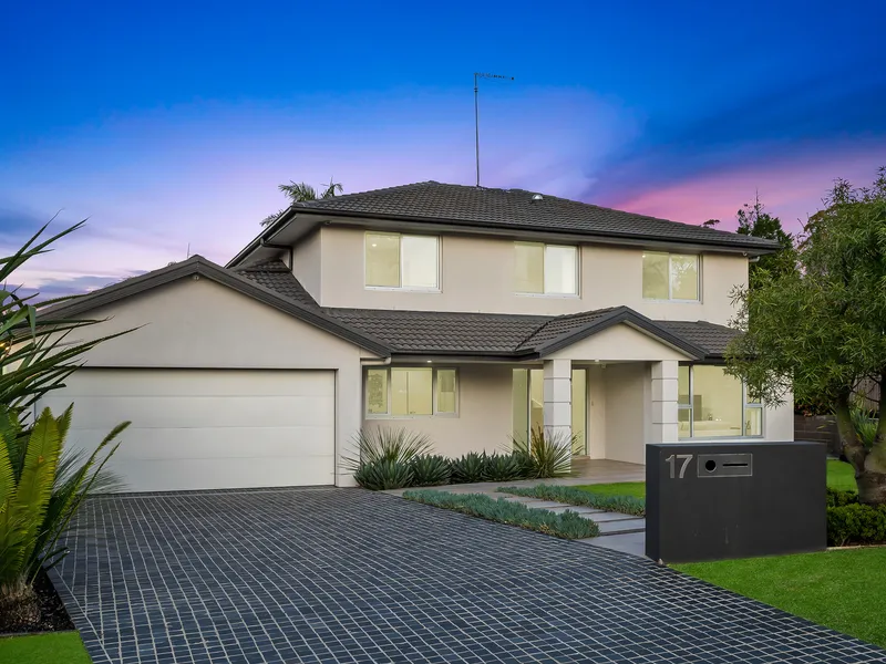 Exquisite family home, designed for year round entertaining and in Murray Farm catchment