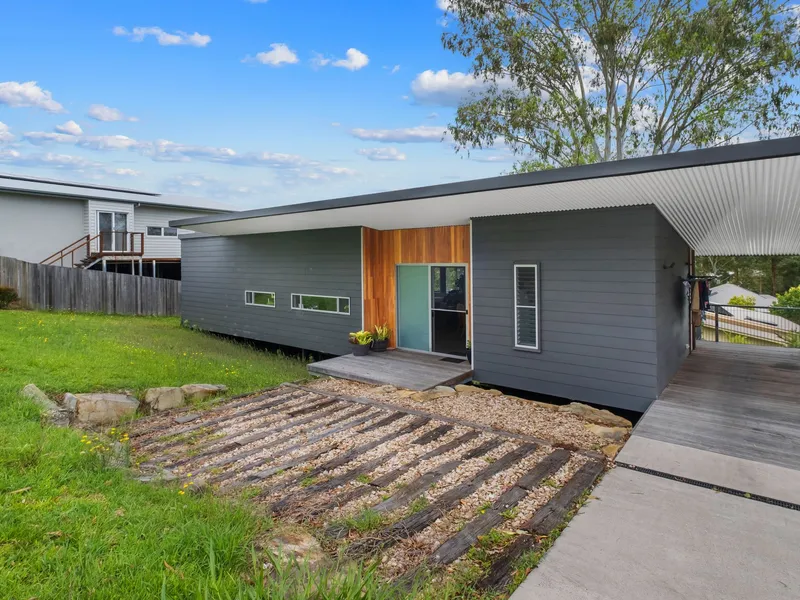 Elegance and Class with Hinterland Views!