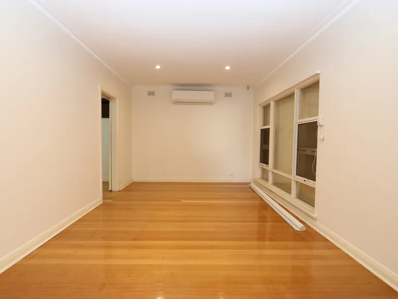 Must See - Super Spacious & Light Filled