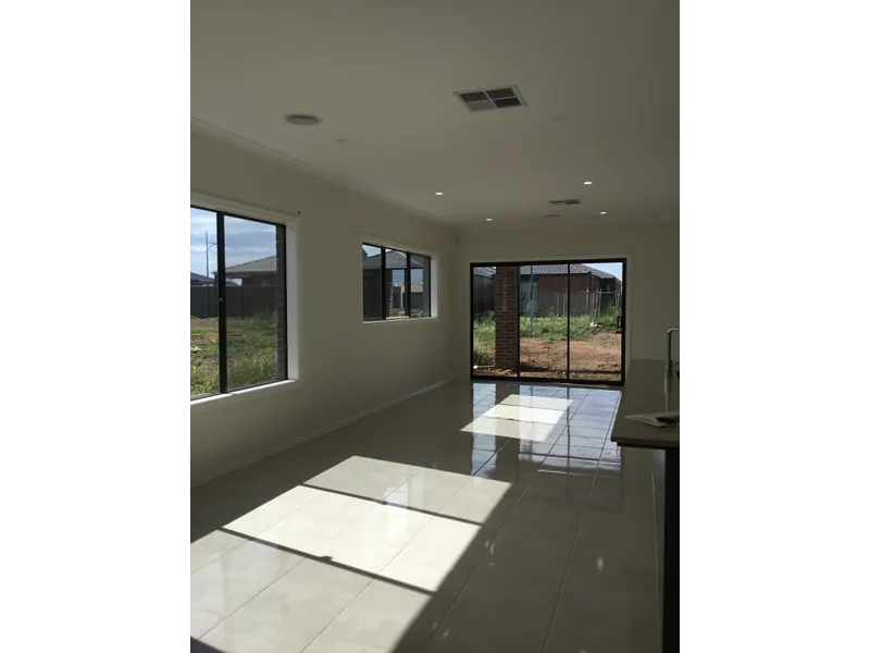 family home exhibiting warmth and finesse in the peaceful precinct of Harkness close to amenities!