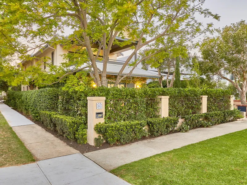 Sophisticated Beach-side Living