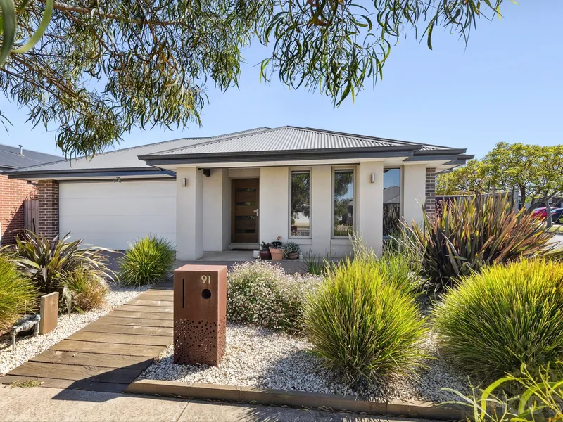 Five-star family living in near-new premium home