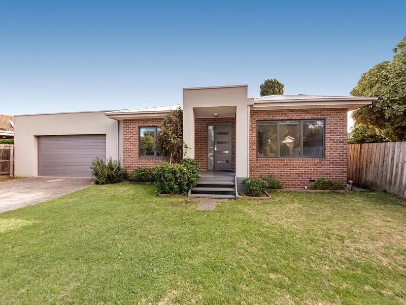 For inspection details please contact: Molly Rogerson on email sandringhampm2@hodges.com.au or 9598 1111