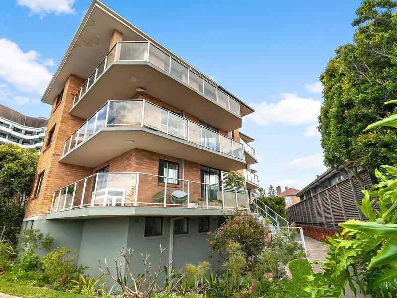 Beachside Hidden Gem – Renovator's Delight