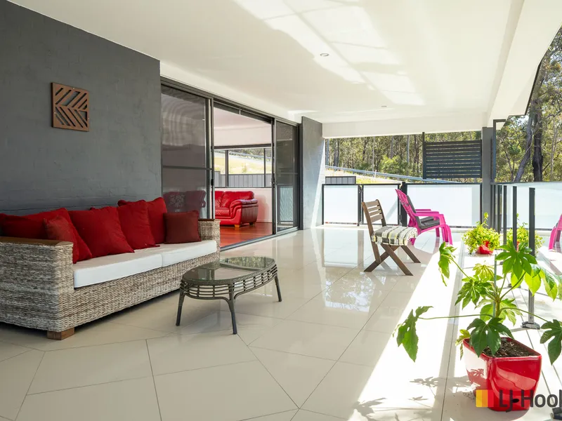 Best location in the street... Lovely Sea and Tree lined views