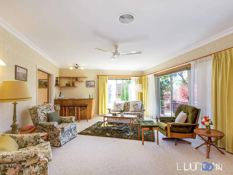IMPRESSIVE FAMILY HOME IN TORRENS