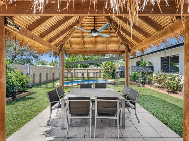 TROPICAL OASIS PERFECT FOR THE GROWING FAMILY!