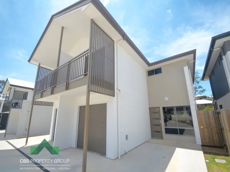 Furnished townhouse in complex with pool