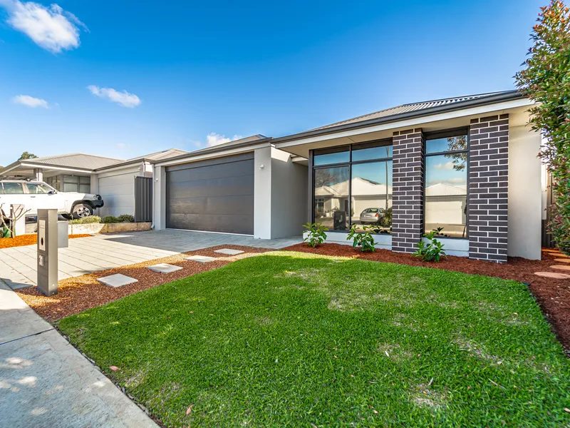 Modern and Extremely Low Maintenance 3x2 Situated in the Popular Baldivis Grove Estate!