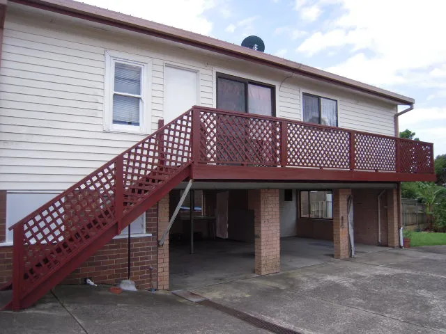 AMZING PRICED 3 BEDROOM HALF HOUSE IN COVINIENT LOCATION!!!