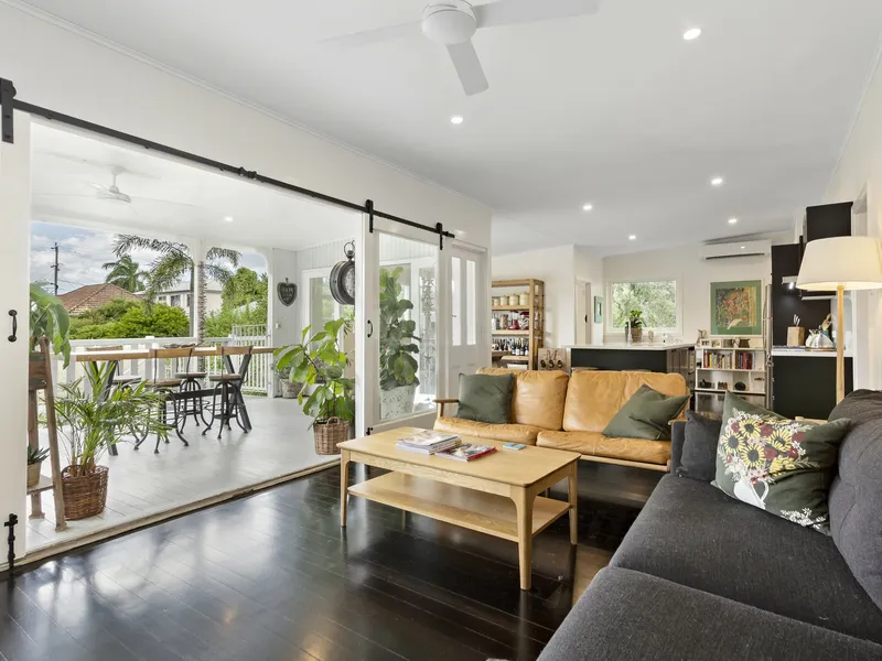 A Proud Queenslander History