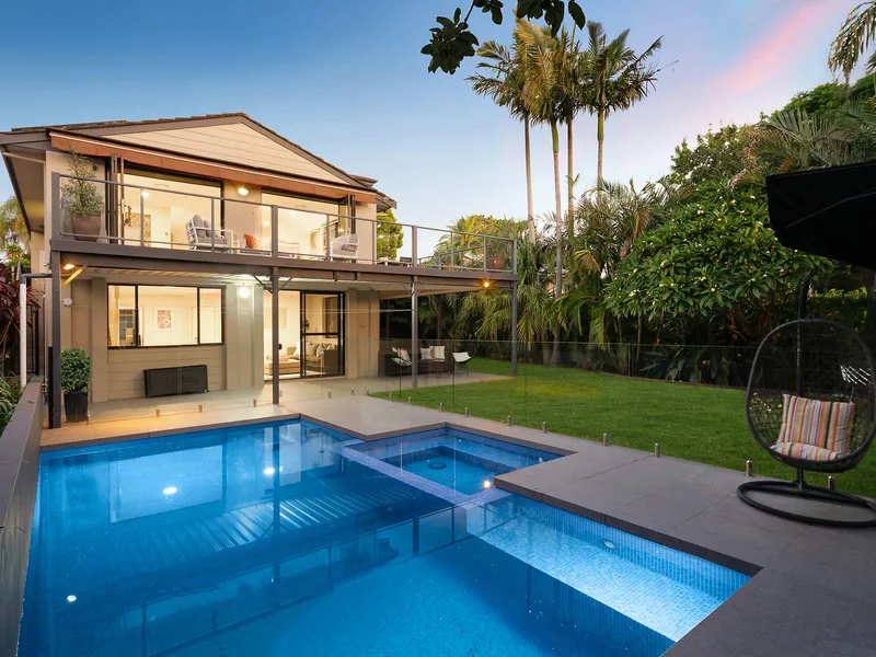 Family retreat boasts serene peninsula address on approx. 904sqm