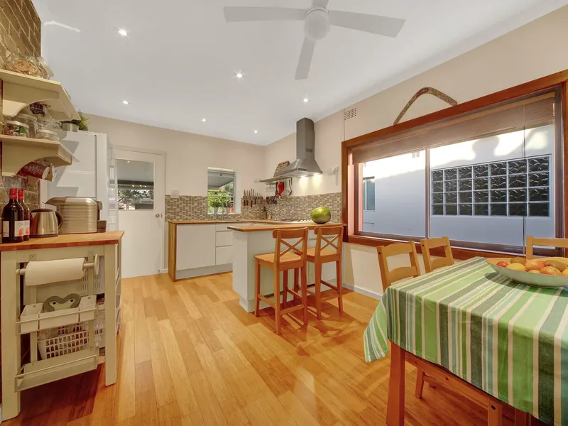 **OPEN INSPECTION - SATURDAY 10 APRIL at 10.30am - 10.45am** Where Classic Meets Contemporary 