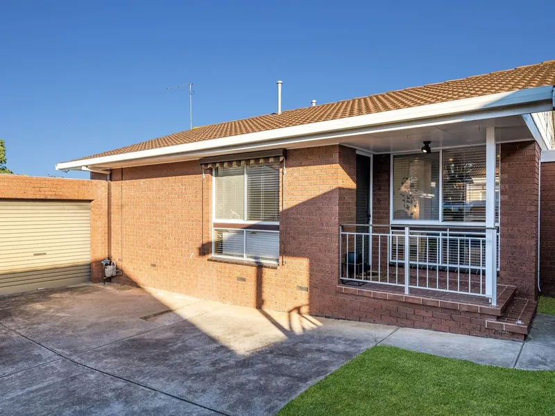 Spacious 2 bedroom unit!