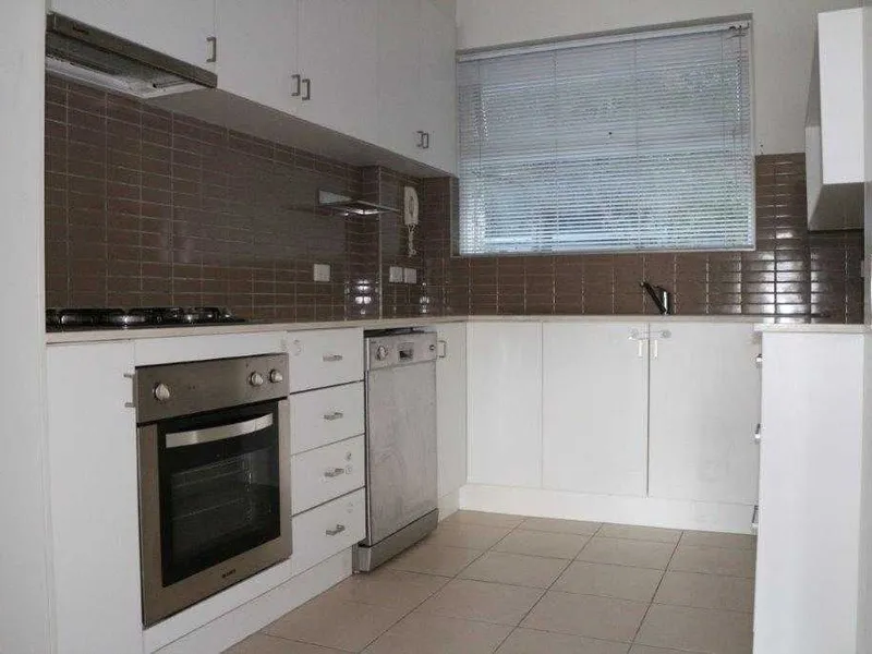 SPACIOUS 2 BEDROOM APARTMENT IN SOUGHT AFTER LOCATION